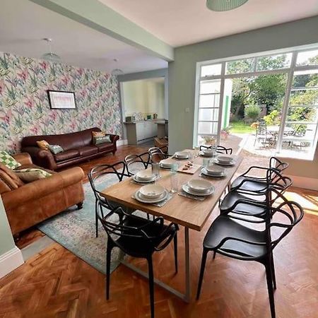 Spacious Semi-Detached Southsea House, Free Parking On Drive 포츠머스 외부 사진