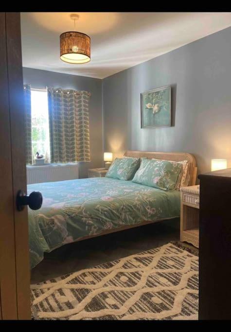 Spacious Semi-Detached Southsea House, Free Parking On Drive 포츠머스 외부 사진