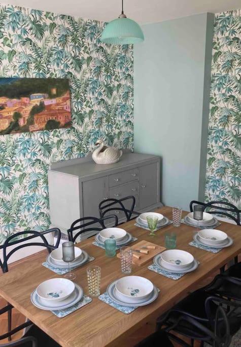 Spacious Semi-Detached Southsea House, Free Parking On Drive 포츠머스 외부 사진