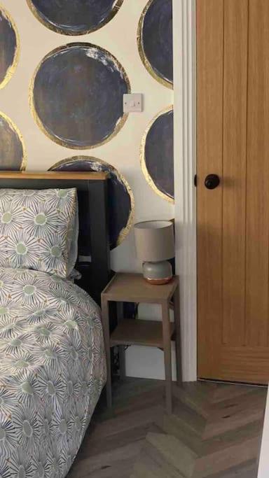 Spacious Semi-Detached Southsea House, Free Parking On Drive 포츠머스 외부 사진